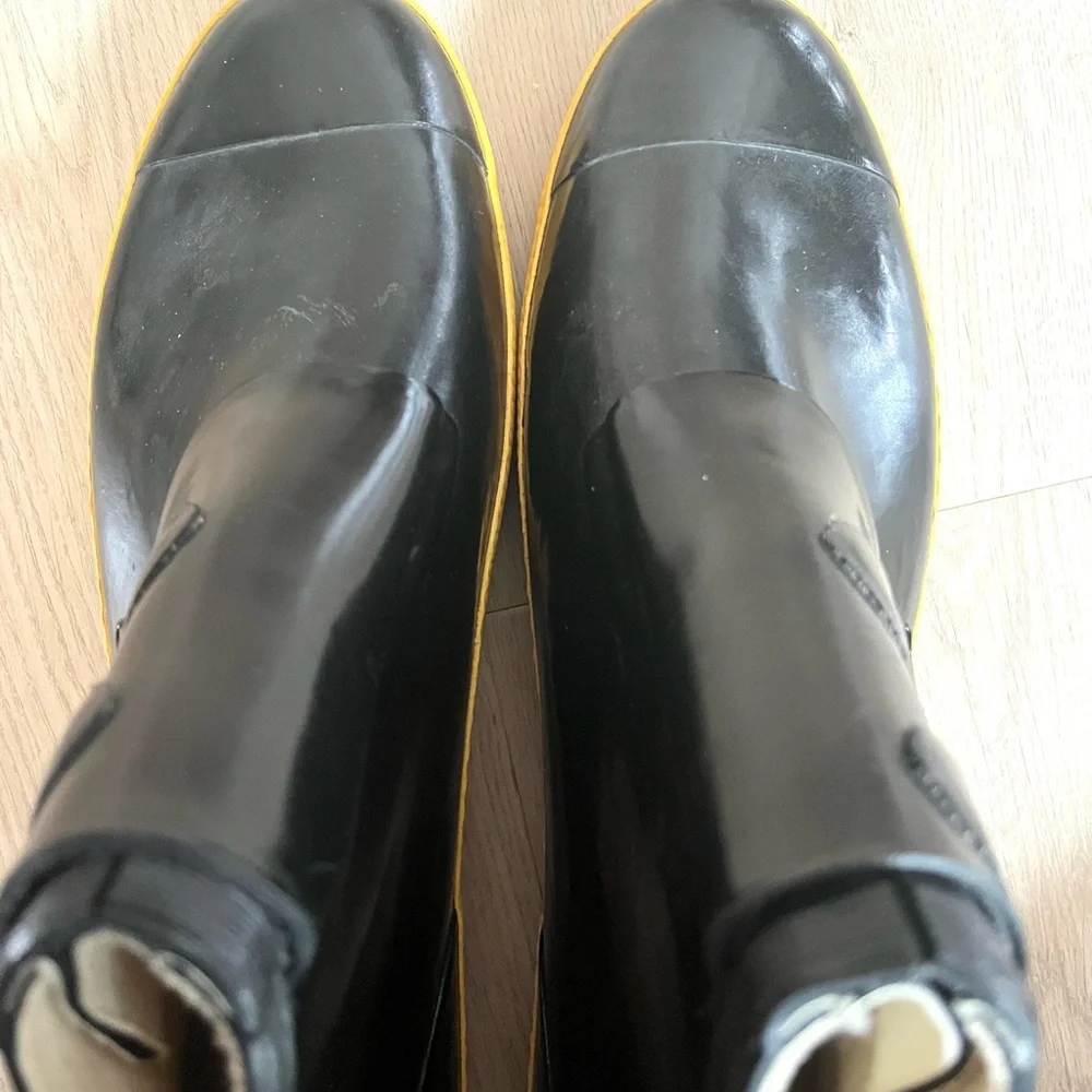 Pappagallo Black and Yellow Ankle Rain Boots, Sz 10
